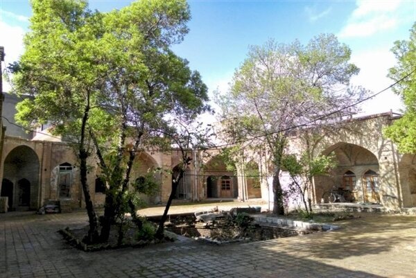 تداوم عملیات مرمت در مدرسه تاریخی حجتیه بروجرد