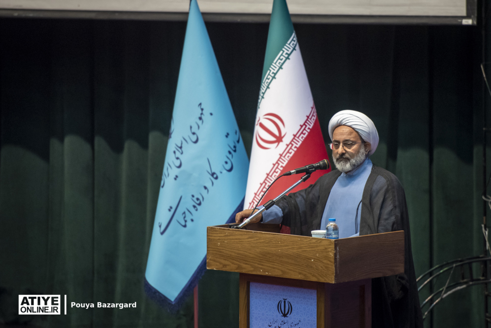 انجام نظارت و بازرسی بر کارمندان واجب است