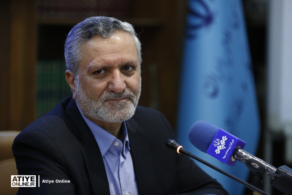 فرزندان شهدا چشم‌های بینای جامعه‌اند