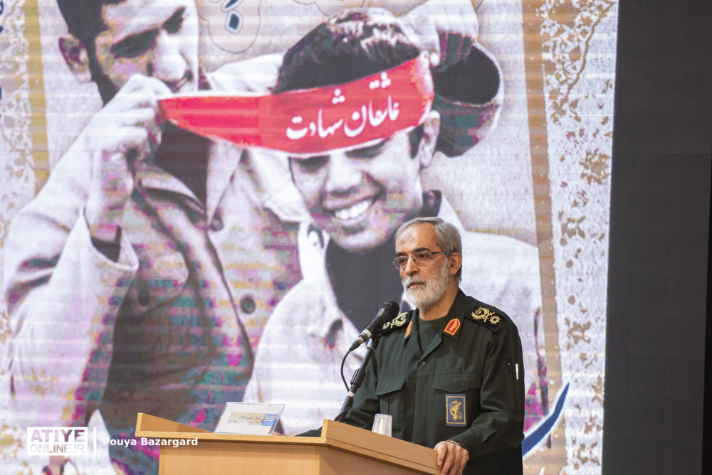 بسیج از دل مردم و در کنار مردم است