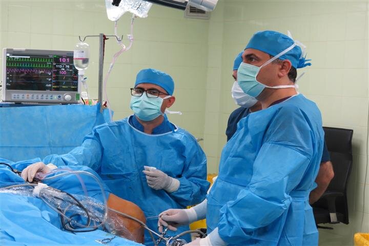 انجام عمل بازسازی پارگی رباط صلیبی خلفی با روش ابداعی