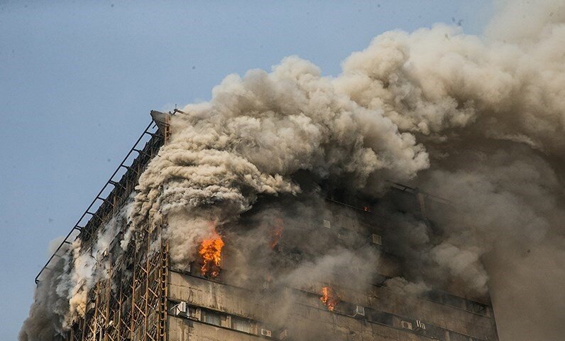 هنوز سوز شعله‌های پلاسکو زبانه می‌کشد