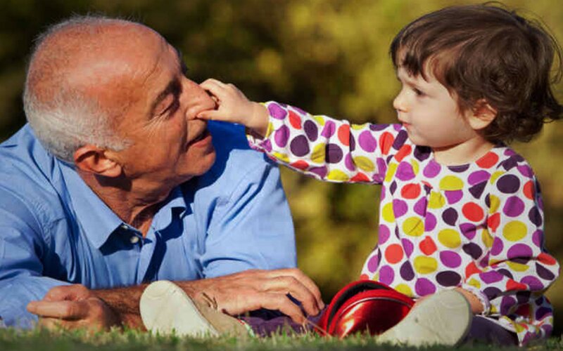 آیا نوادگان دختری از مستمری اجداد برخوردار می‌شوند؟  