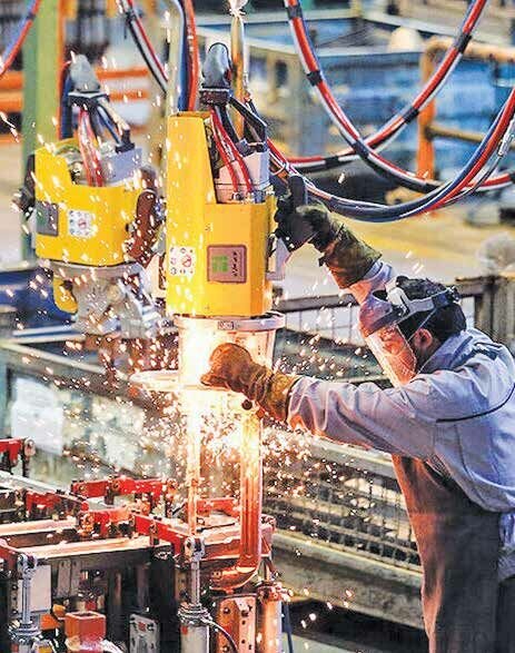 جایگاه نخست خراسان رضوی در ثبت اشتغال طی سال ۱۴۰۱