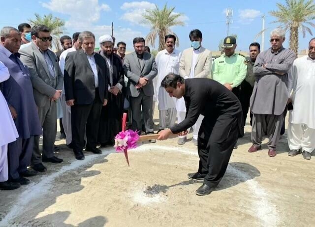 کلنگ احداث درمانگاه تأمین‌اجتماعی نیکشهر به زمین زده شد