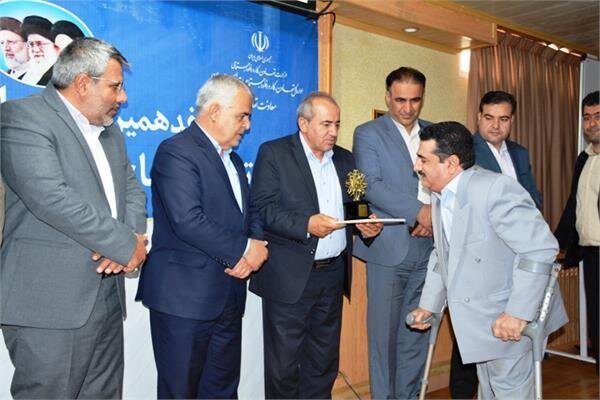 تعاون گران برتر لرستان تجلیل شدند