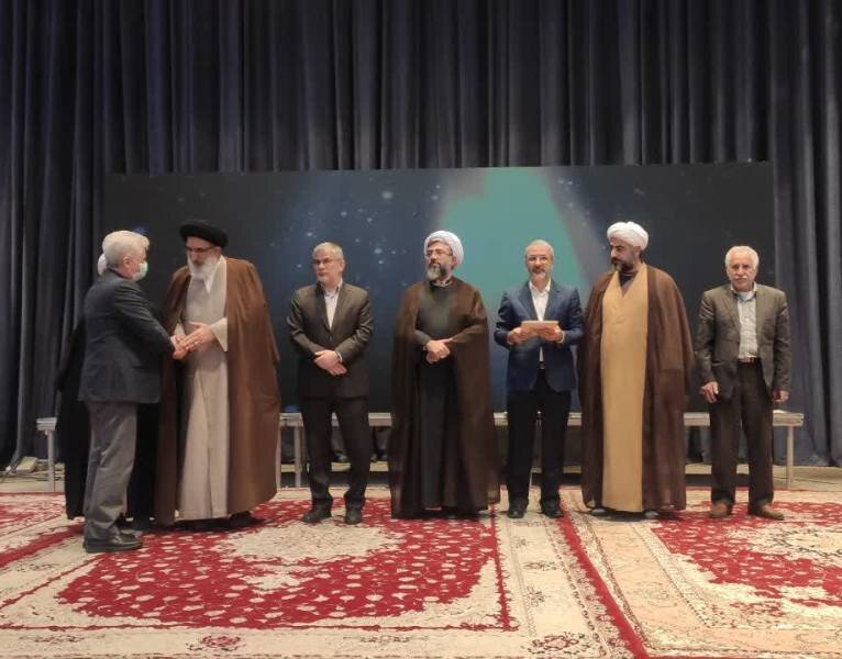 کسب عنوان دستگاه شایسته تقدیر ویژه از سوی مدیریت درمان البرز