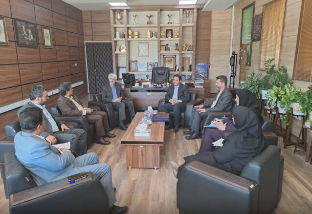 تجلیل از اداره کل بهزیستی فارس به عنوان دستگاه فعال در ایجاد اشتغال روستایی و عشایری