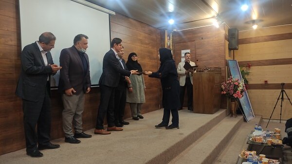 نخستین همایش نهضت ملی کاهش آلودگی‌های پلاستیکی در بیمارستان رازی قزوین