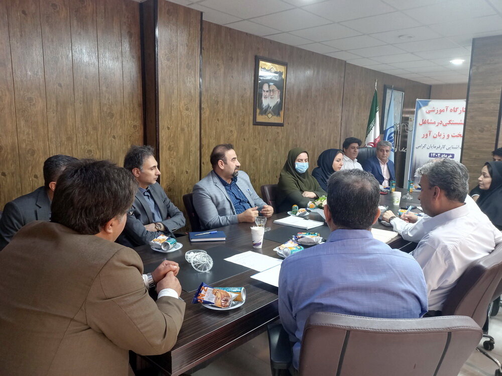 برگزاری جلسه مشاوره تامین‌اجتماعی اهواز با موضوع بازنشستگی در مشاغل سخت و زیان‌آور 