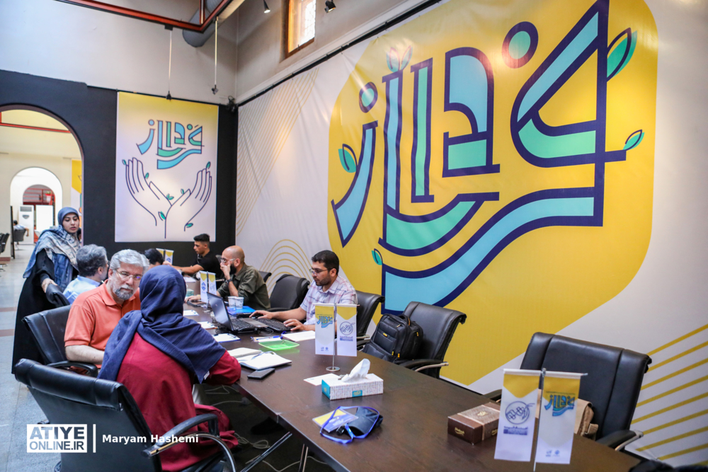 هنر دیده‌بان جامعه محسوب می‌شود