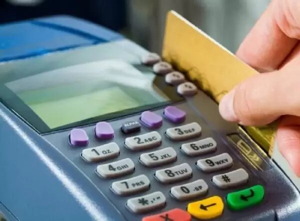 از فردا برای خریدهای کارتی کارمزد اعمال می‌شود