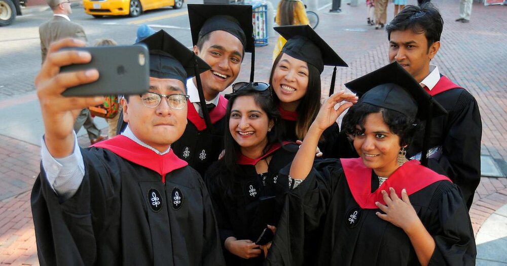 هندی‌ها برای تحصیل به بریتانیا کوچ می‌کنند