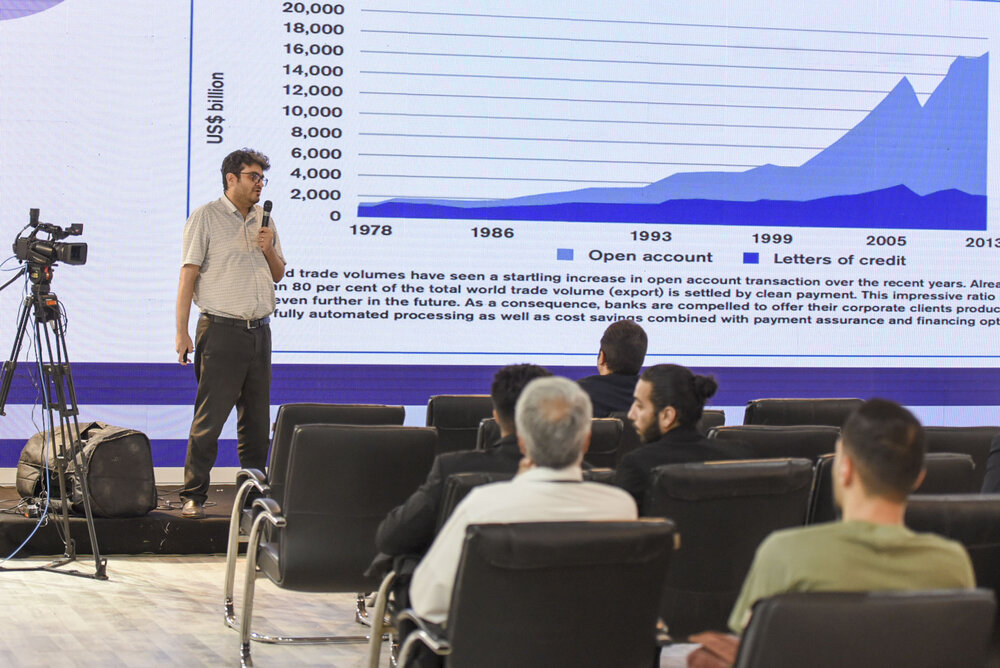 سخنرانی کاوه مشتاق درباره افق فعالیت‌های صادراتی / بخش اول