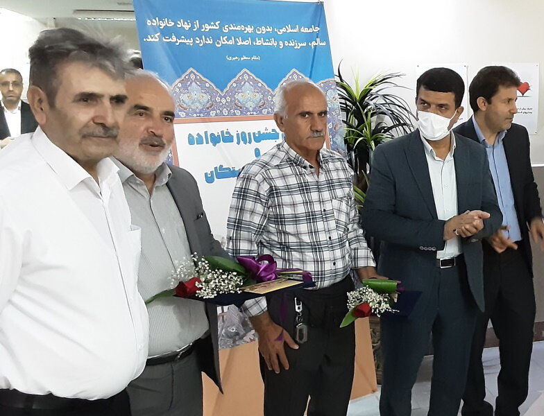 برپائی آئین تجلیل از بازنشستگان نمونه استان قزوین