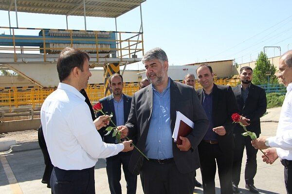 بازدید مدیرکل تامین‌اجتماعی استان زنجان از شرکت تولیدی پدیده شیمی قرن