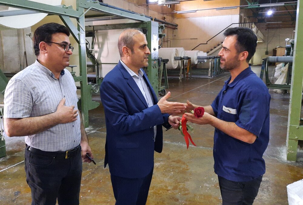 بازدید سرپرست اداره کل تامین‌اجتماعی گیلان از شرکت‌های پوپلین و ایران برک 