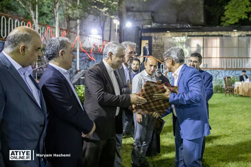 تجلیل از کارکنان بازنشسته اداره کل تأمین اجتماعی شرق تهران برگزار شد