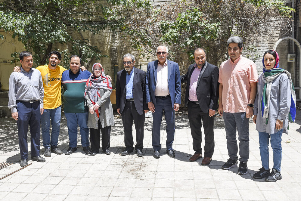 «نسل مانا» ماجرای خبرنگارانی با چشمان بسته