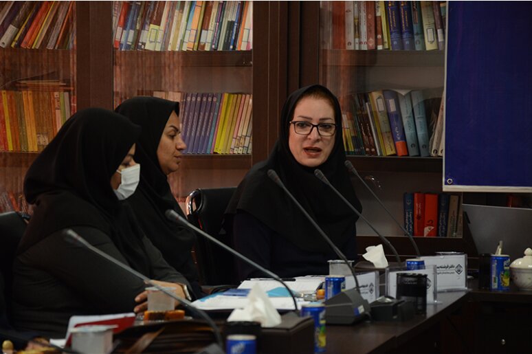 تجلیل از رئیس بیمارستان خلیج فارس بندرعباس