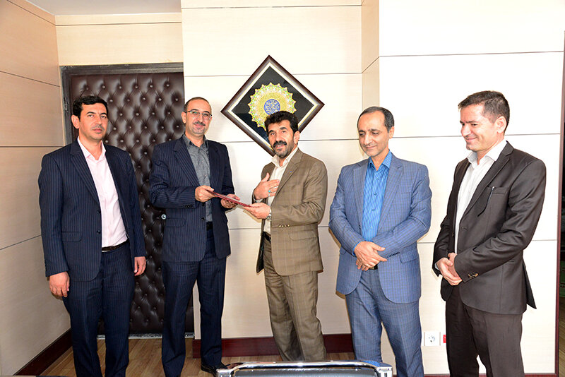 دیدار مدیرکل تامین‌اجتماعی کردستان با مدیر امور شعب بانک رفاه استان