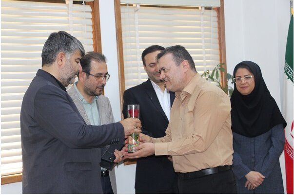 دیدار مدیرکل تامین‌اجتماعی استان زنجان با پزشکان بیمارستان امام حسین 