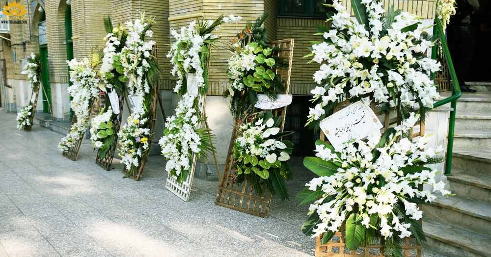 بازار سیاه تاج گل‌های عزا