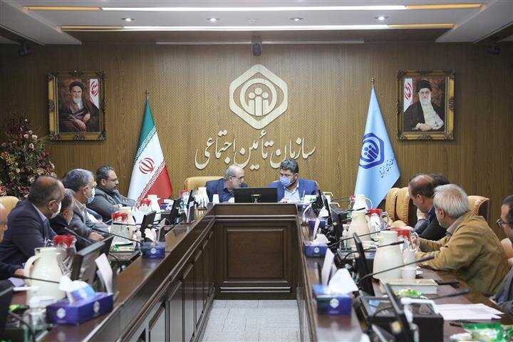 دفاع مقدس الگویی برای مدیریت تمام چالش‌ها است