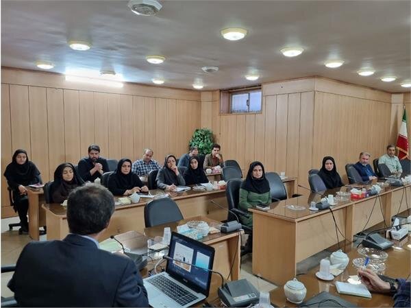 برگزاری دوره آموزشی روانشناسی ارتباط با ارباب رجوع در اداره کل تعاون،کار و رفاه اجتماعی سمنان