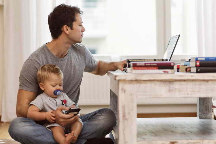 نقش رئیس بد بر زندگی شخصی والدین شاغل