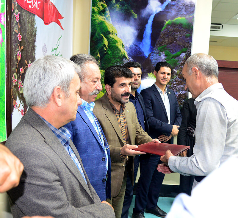 تجلیل از بازنشستگان و مستمری‌بگیران ایثارگر حوزه کارگری تامین‌اجتماعی استان کردستان