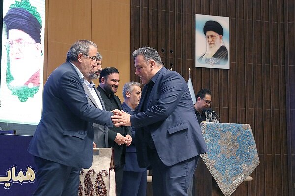 کسب رتبه برتر کشوری مدیریت درمان قزوین 