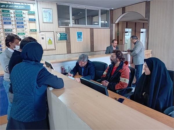 حضور مدیرکل تعاون،کار و رفاه اجتماعی خراسان رضوی در میز ارتباطات مردمی