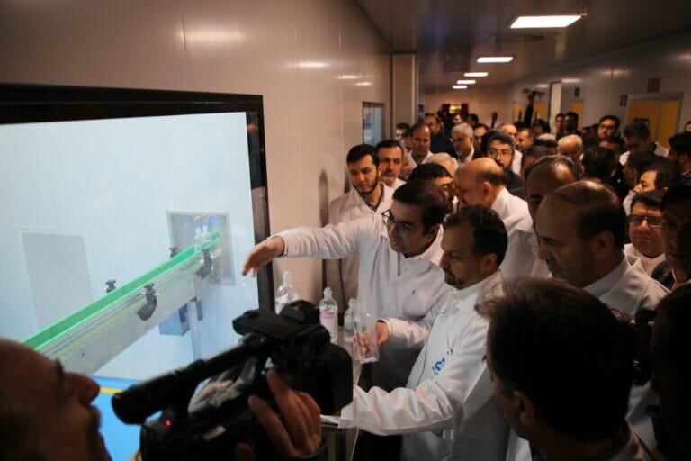 افتتاح خط تولید سِرُم شستشو و تزریقی شرکت داروسازی دانا در تبریز 