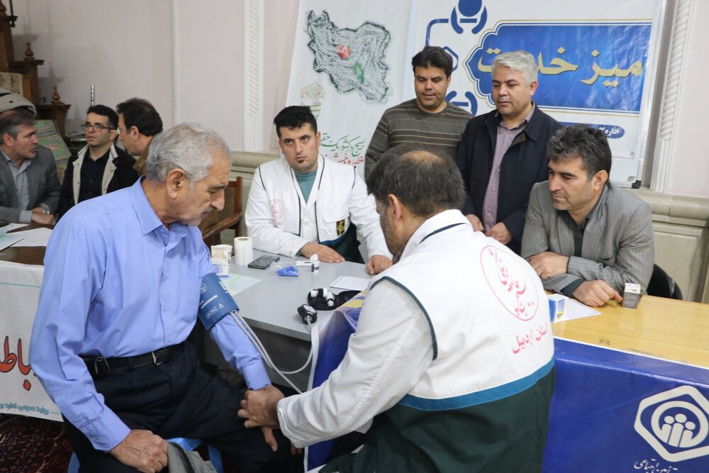 برپایی میزخدمت و ایستگاه سلامت اداره کل و مدیریت درمان تامین‌اجتماعی اردبیل 