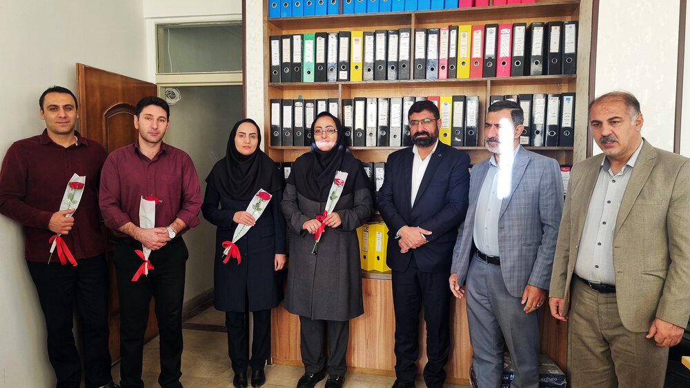 تقدیر مدیرکل تامین‌اجتماعی چهارمحال و بختیاری از کارکنان حوزه مالی استان 