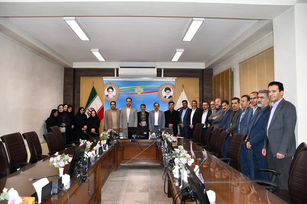 تجلیل از منتخب جشنواره خانواده موفق اداره کل تامین‌اجتماعی استان اصفهان 