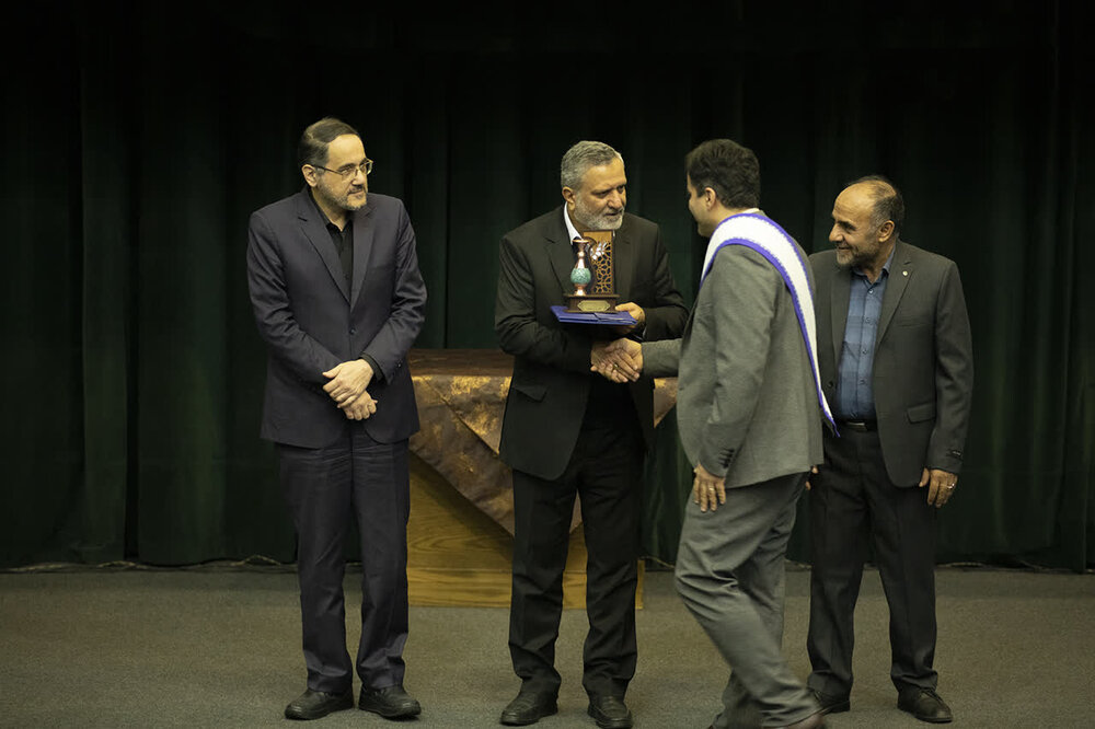 ‌تقدیر از پژوهشگران برتر وزارت تعاون، کار و رفاه اجتماعی