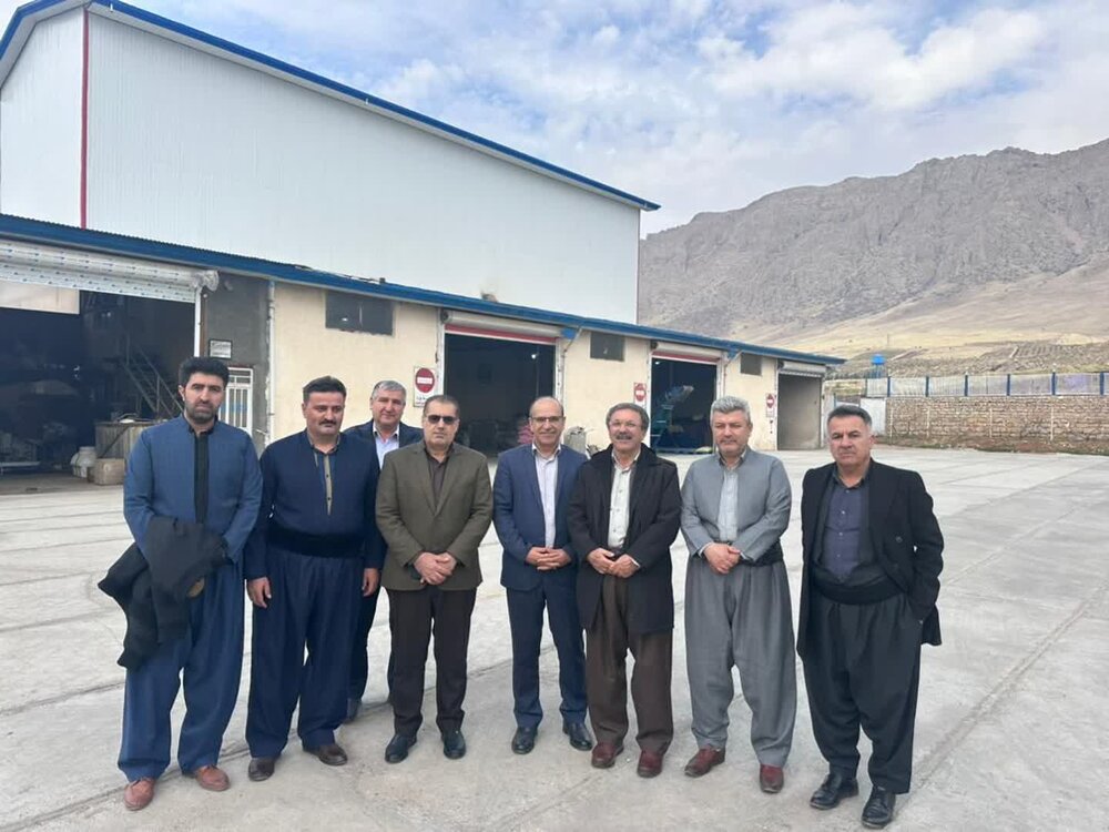 بازدید مدیرکل تامین‌اجتماعی استان کرمانشاه از شرکت خوراک و دام و طیور فرخی