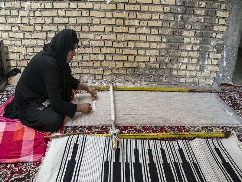 حمایت صندوق کارآفرینی امید از برگزیدگان جشنواره چوقابافی چهارمحال و بختیاری 