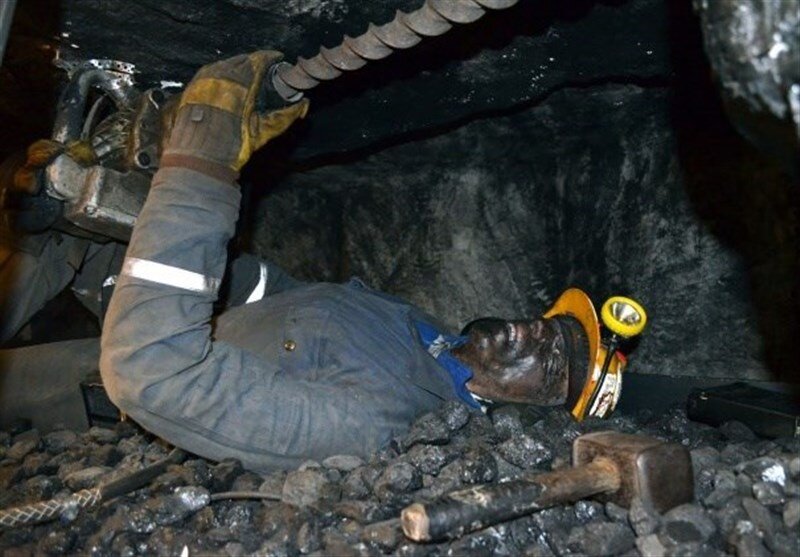 بازنشستگی بیش از ۱۶ هزار نفر از کارگران لرستان در قالب قانون بازنشستگی سخت و زیان‌آور 