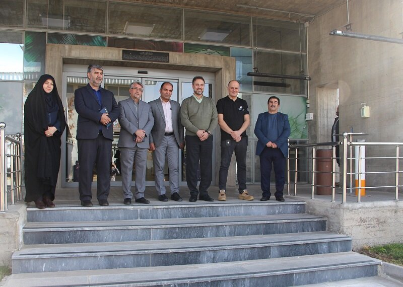 بازدید مدیرکل تامین‌اجتماعی زنجان از شرکت تولید سیگار و محصولات دخانی جی تی آی پارس