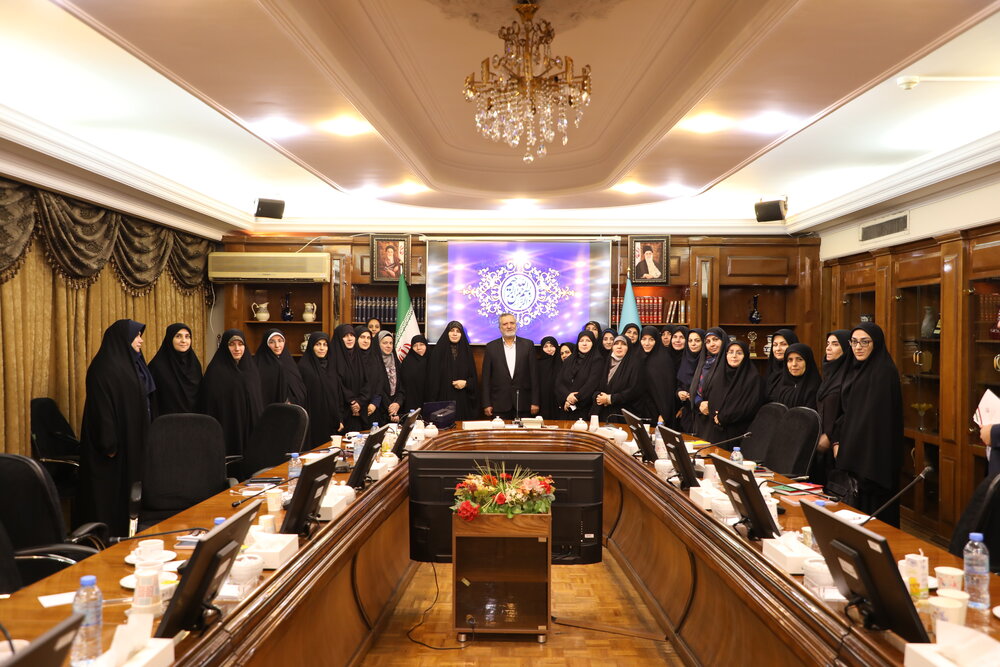 تاکید بر نقش مشاوران زنان در افزایش بهره‌وری نظام اداری