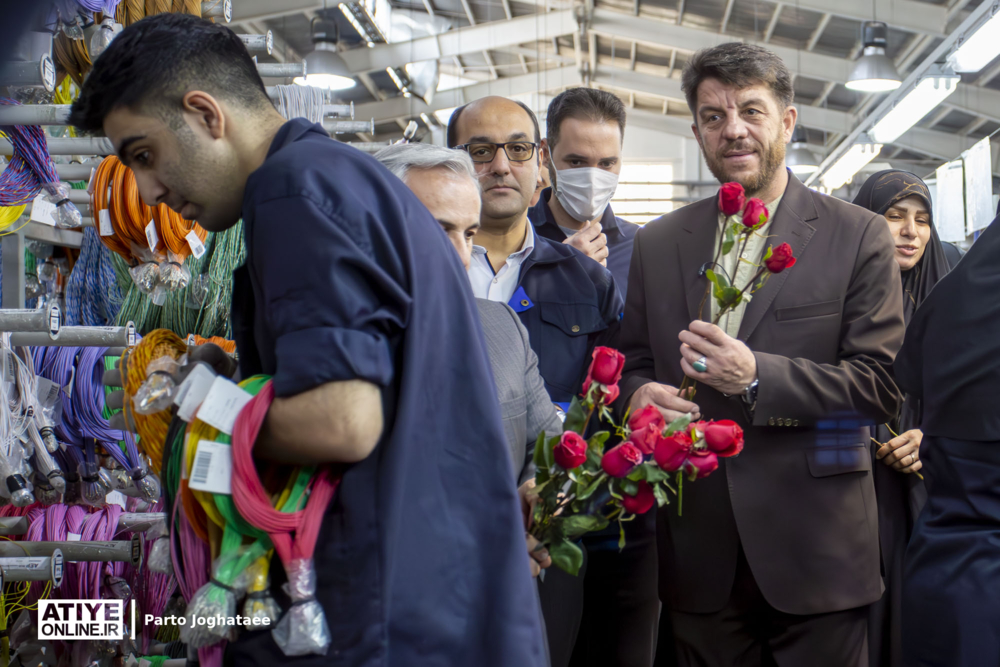 بازدید معاون روابط کار وزیر تعاون، کار و رفاه اجتماعی از  شرکت «آذین الکترونیک پیشرو»