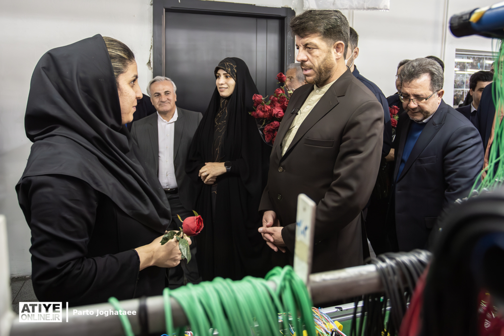 بازدید معاون روابط کار وزیر تعاون، کار و رفاه اجتماعی از شرکت «آذین الکترونیک پیشرو»