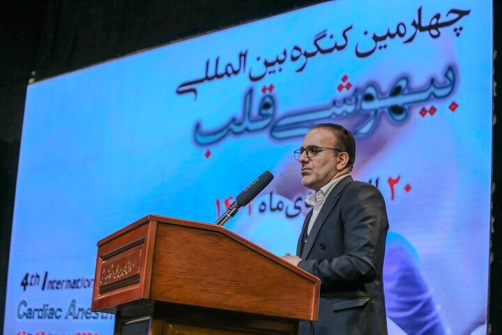 ساختار بیمه‌ها اصلاح و قوانین در حوزه سلامت اجرا شوند