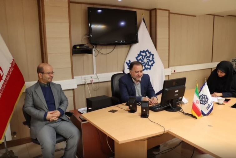 پاسخگویی مدیرکل بهزیستی استان مرکزی به سوالات شهروندان در مرکز سامد 