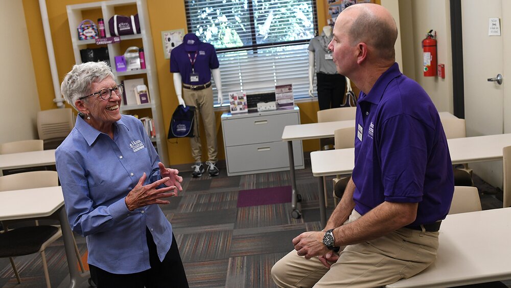 افزایش تعداد و دستمزد کارکنان سالمند در جهان