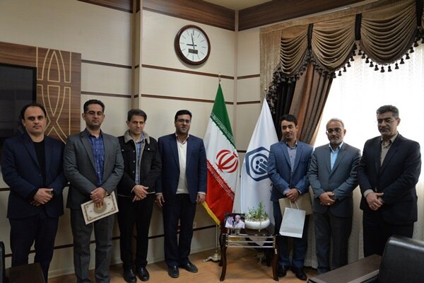تجلیل از خانواده موفق کارکنان تامین‌اجتماعی خراسان جنوبی