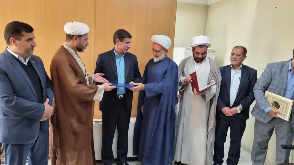 تقدیر از فعالیت‌های اداره کل تامین‌اجتماعی فارس در حوزه اقامه نماز 